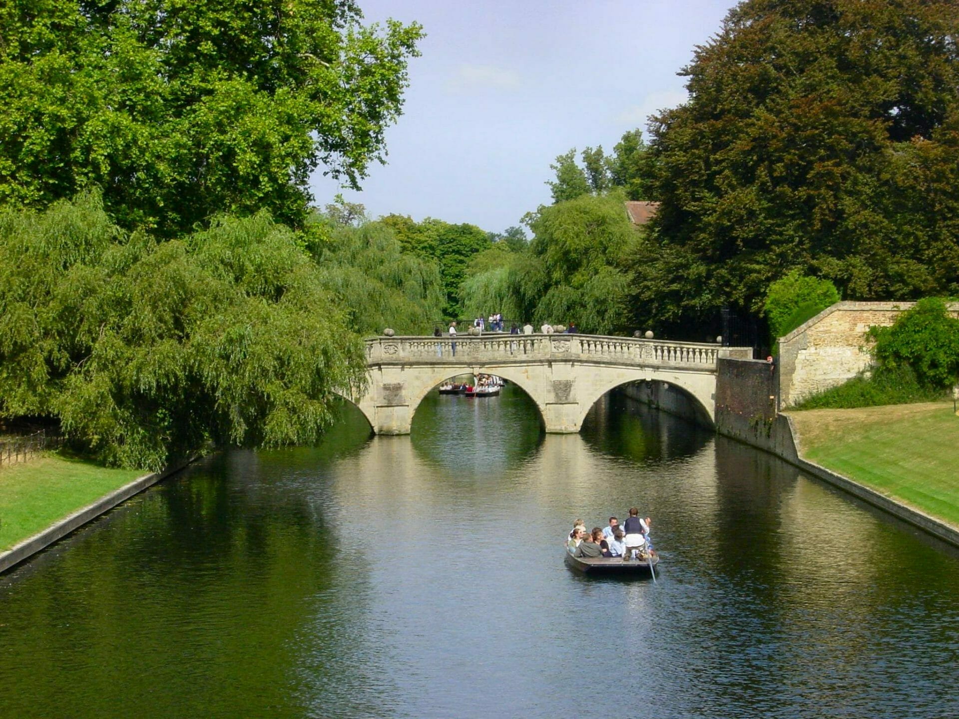 people on boat river cam cambridge