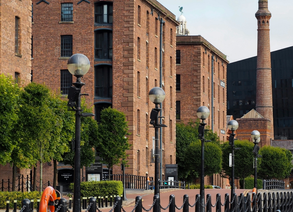 people rowing liverpool royal albert dock